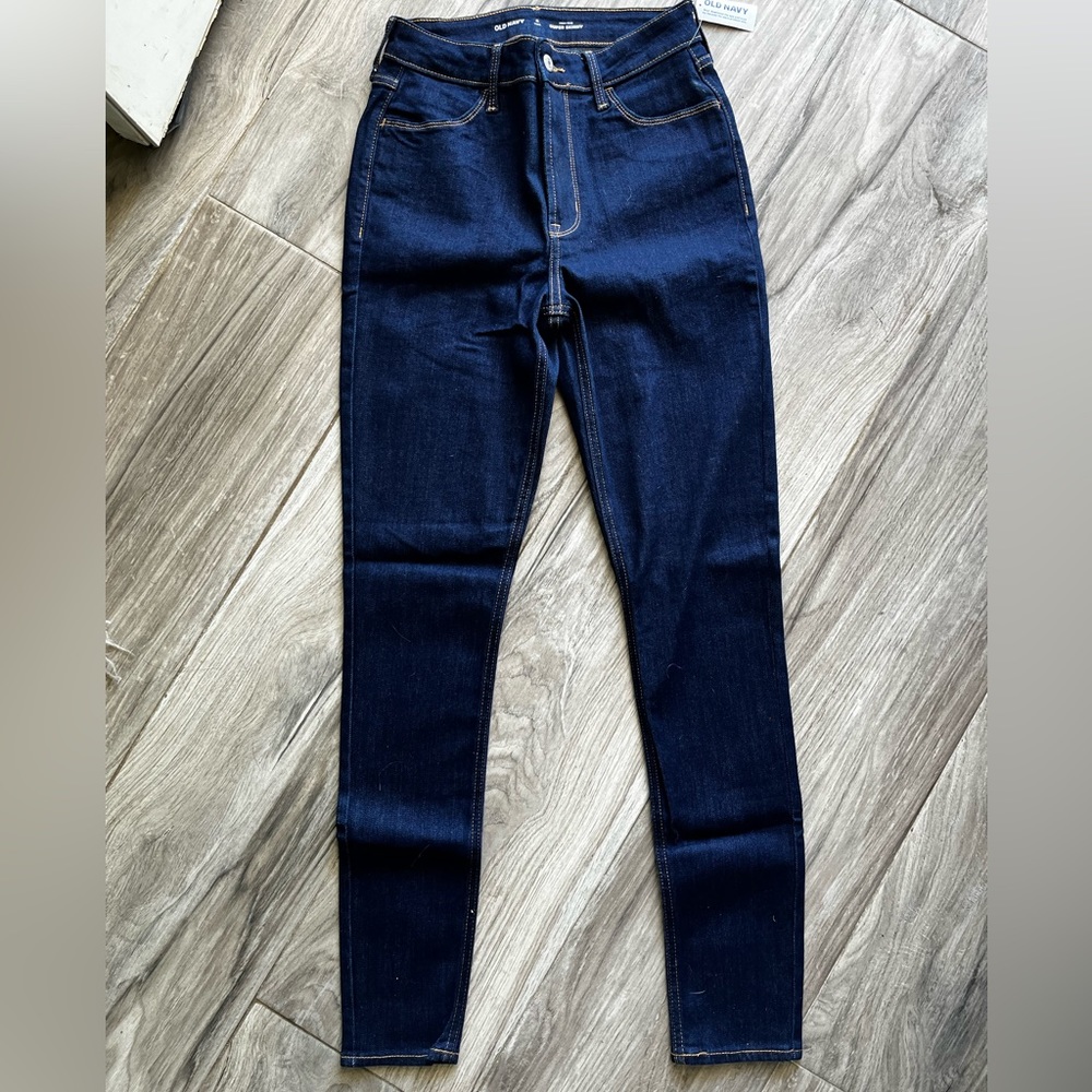Old Navy High-Rise Super Skinny - 4 Tall *BRAND NEW*
